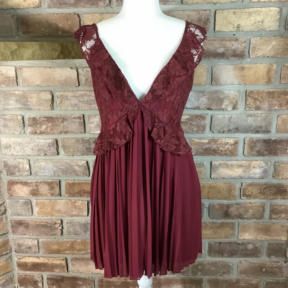 TOBI “Just Us Two” Pleated Lace Wine Skater Dress - Picture 2 of 12